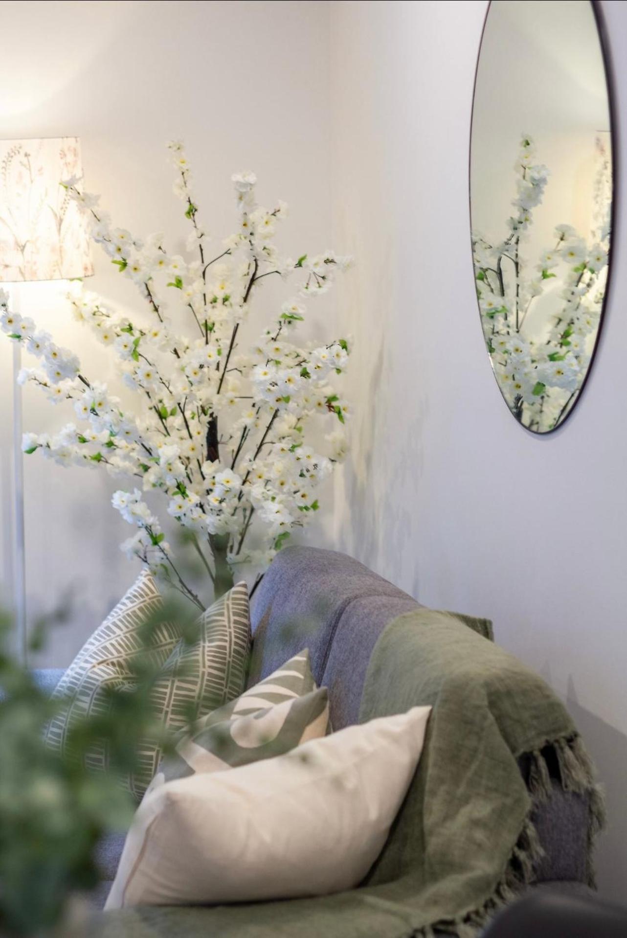 3mins To Hospital & Hagley Park Apartment